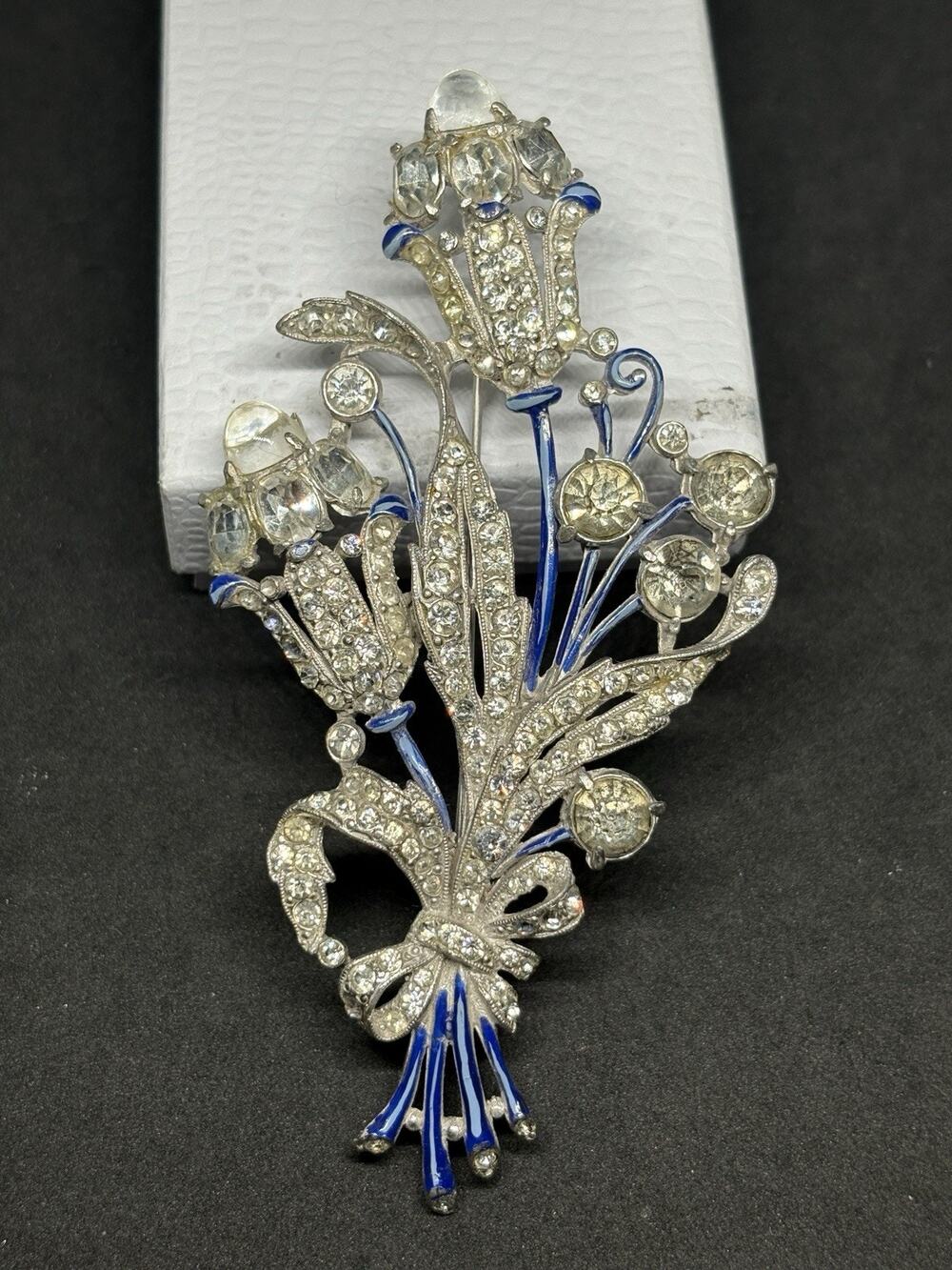 Vintage Unsigned Staret Rhinestone pools of light Flower Banquet Enamel brooch